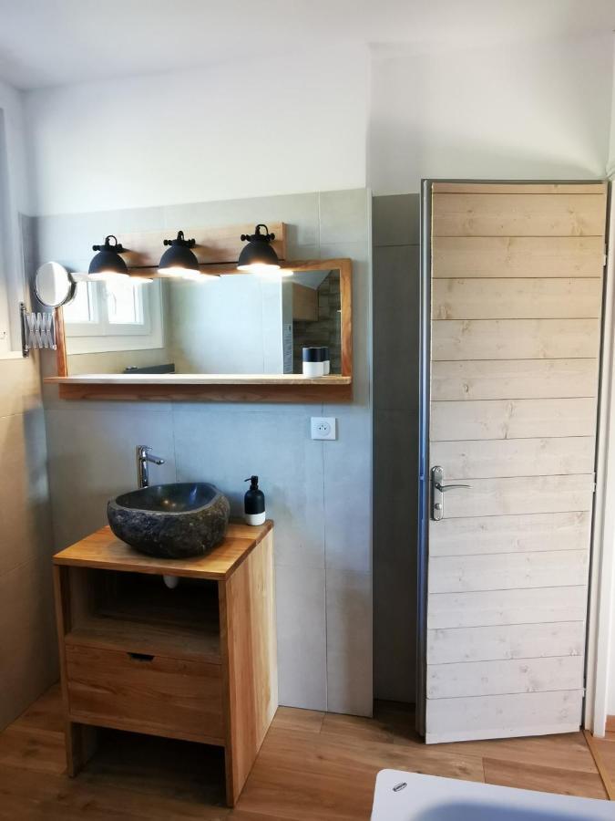 L'Etang De La Tourne Bed & Breakfast Les Marches Bagian luar foto