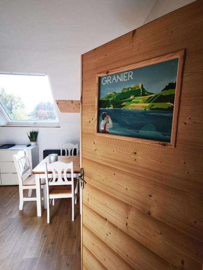 L'Etang De La Tourne Bed & Breakfast Les Marches Bagian luar foto