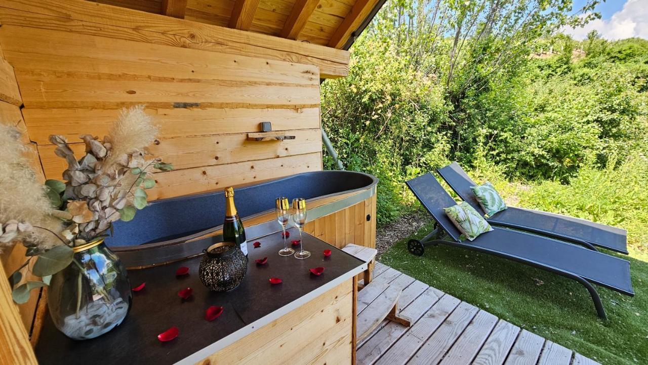 L'Etang De La Tourne Bed & Breakfast Les Marches Bagian luar foto